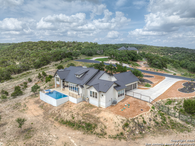 Listing photo id 71 for 2337 Lombardy
