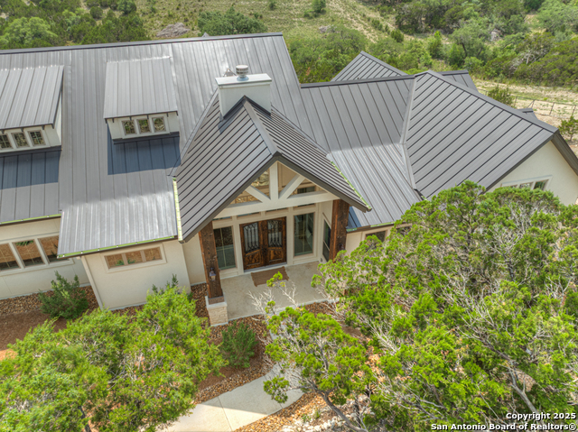 Listing photo id 75 for 2337 Lombardy