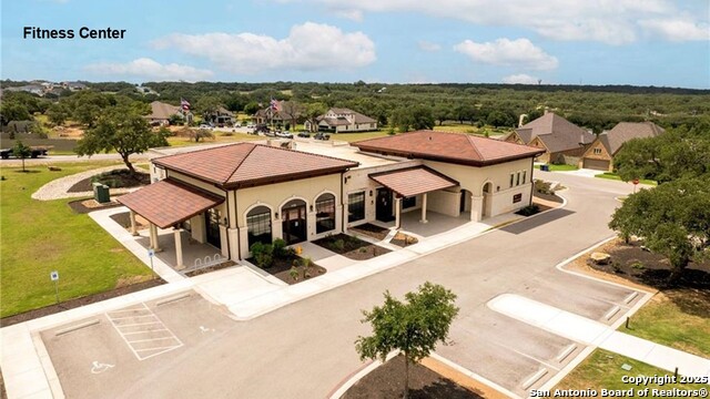 Listing photo id 83 for 2337 Lombardy