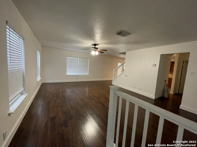 Image 8 of 29 For 13022 Woller Valley