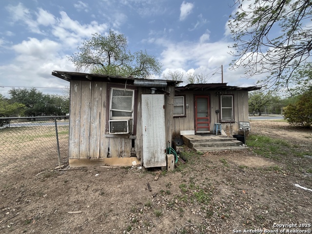 Listing photo id 12 for 1815 14th