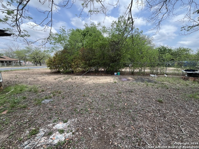 Listing photo id 13 for 1815 14th