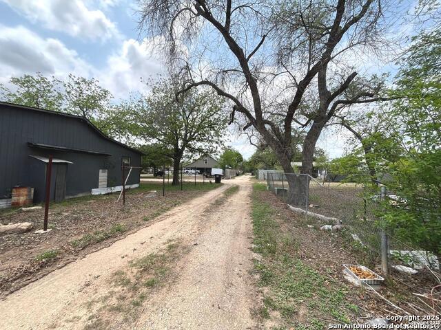 Listing photo id 17 for 1815 14th