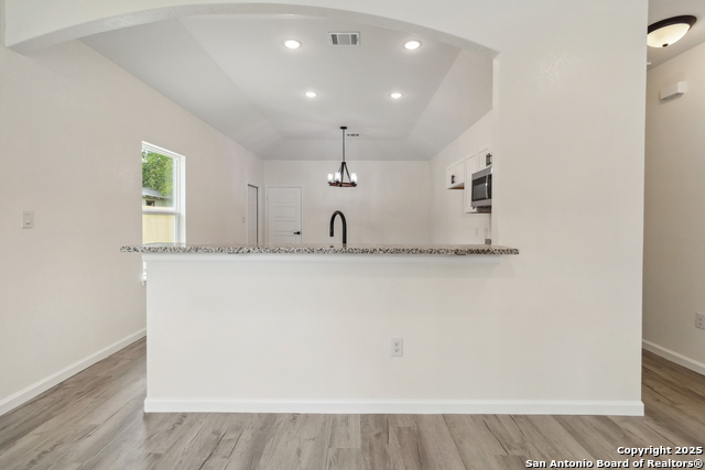Image 11 of 32 For 567 San Horacio N
