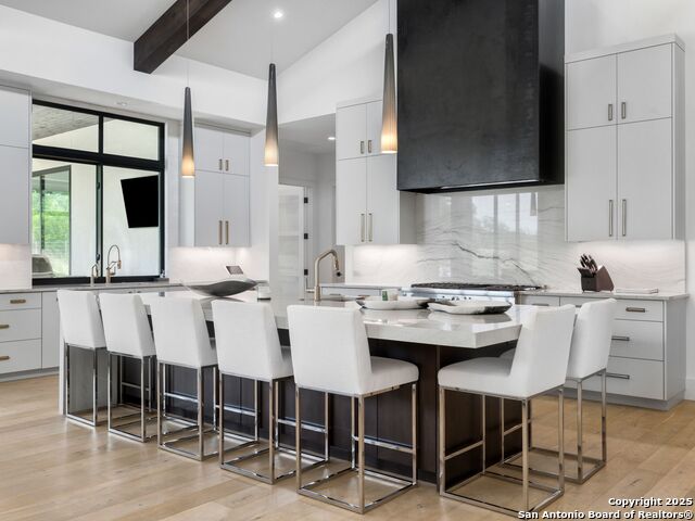 Listing photo id 8 for 211 Clubs Drive