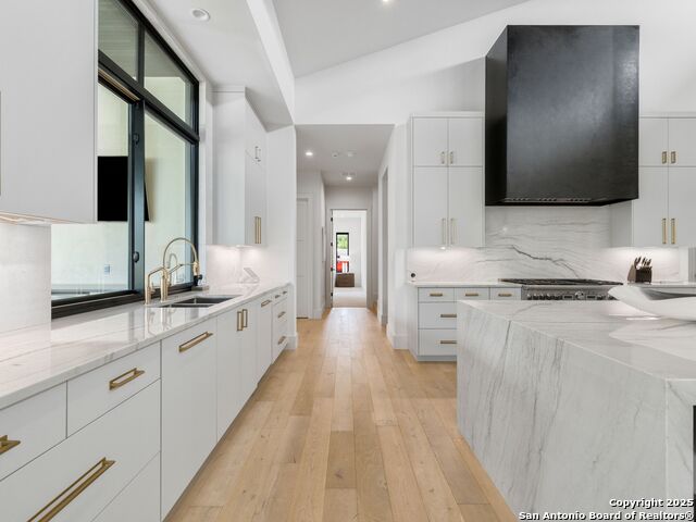 Listing photo id 11 for 211 Clubs Drive