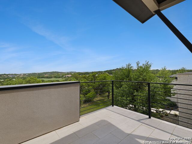 Listing photo id 28 for 211 Clubs Drive