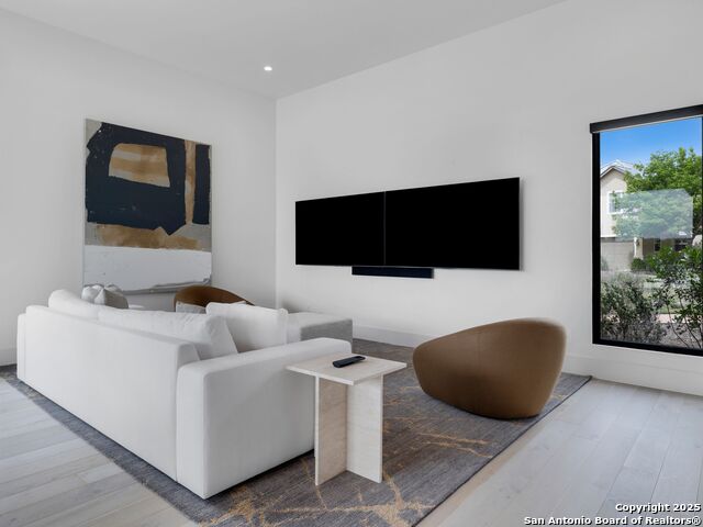 Listing photo id 32 for 211 Clubs Drive