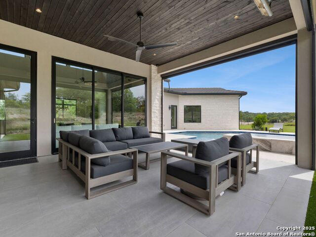 Listing photo id 34 for 211 Clubs Drive