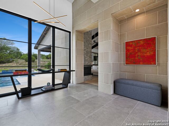 Listing photo id 3 for 211 Clubs Drive