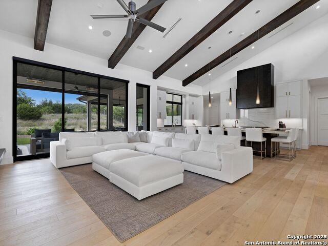 Listing photo id 4 for 211 Clubs Drive