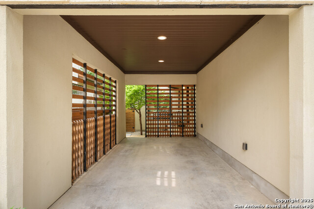 Image 34 of 39 For 440 Olmos E