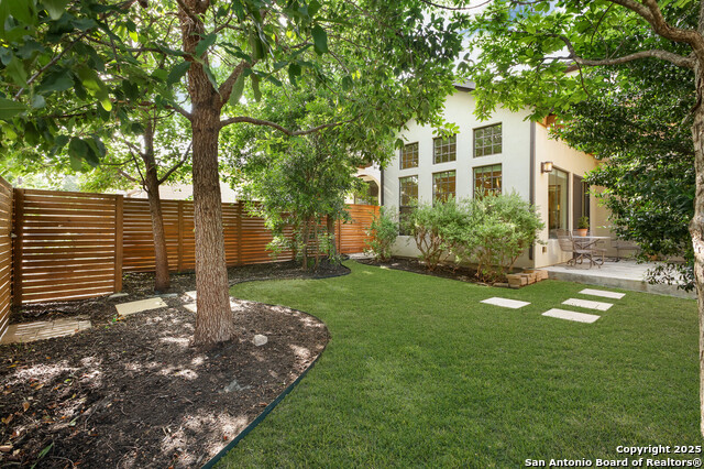 Image 4 of 39 For 440 Olmos E