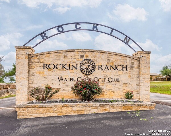 Details for 107 Nicholas Weeks, Blanco, TX 78606
