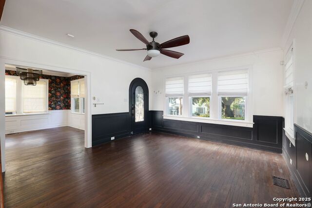 Image 3 of 29 For 418 Rosewood Ave W