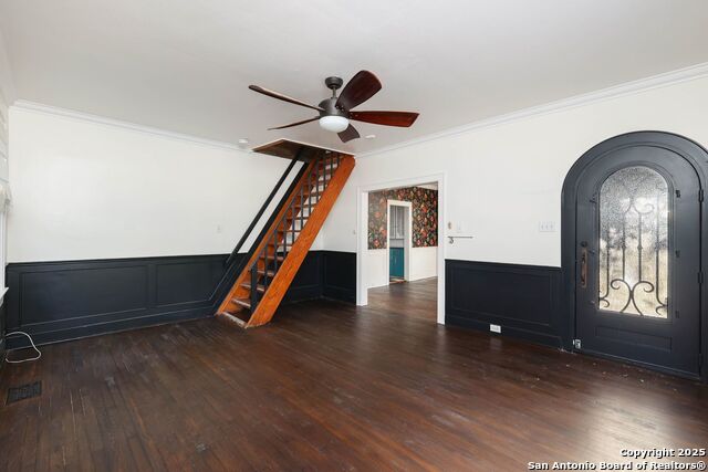 Image 4 of 29 For 418 Rosewood Ave W