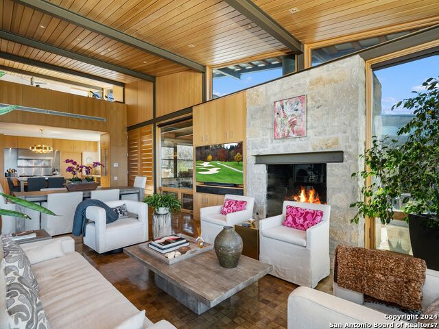 Listing photo id 9 for 25053 Black Creek