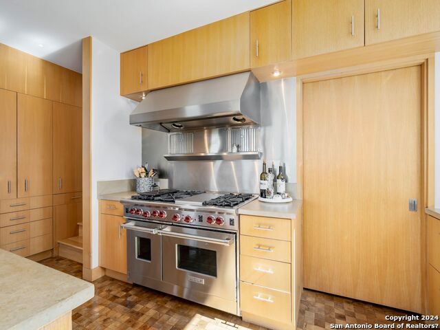 Listing photo id 12 for 25053 Black Creek