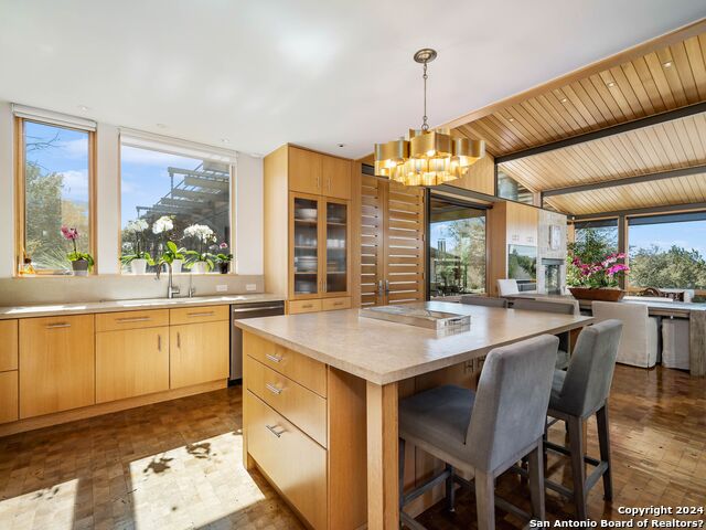 Listing photo id 14 for 25053 Black Creek