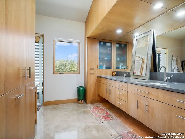 Listing photo id 20 for 25053 Black Creek