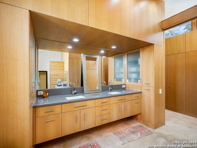 Listing photo id 21 for 25053 Black Creek
