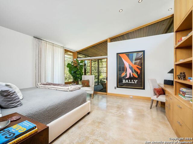 Listing photo id 23 for 25053 Black Creek