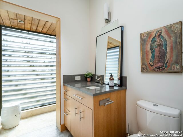 Listing photo id 31 for 25053 Black Creek