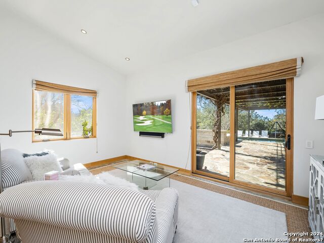 Listing photo id 33 for 25053 Black Creek