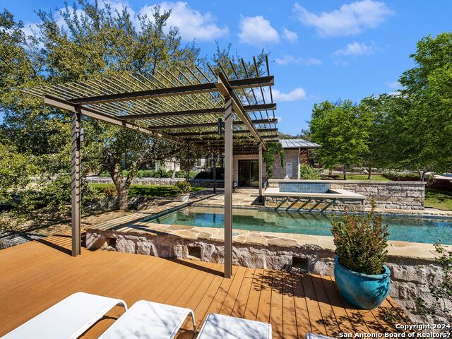 Listing photo id 36 for 25053 Black Creek
