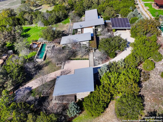 Listing photo id 40 for 25053 Black Creek