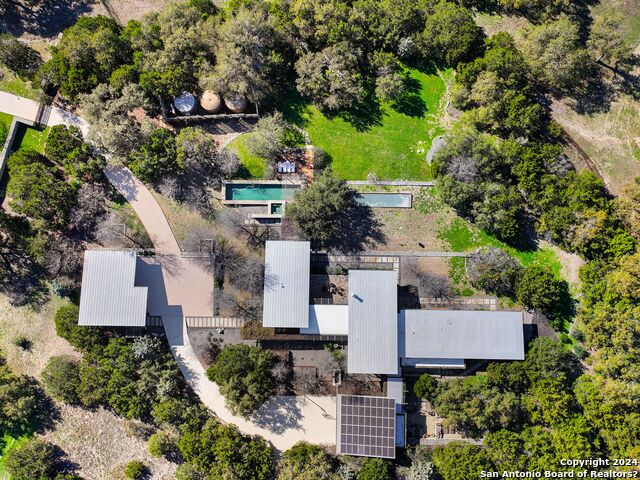 Listing photo id 41 for 25053 Black Creek