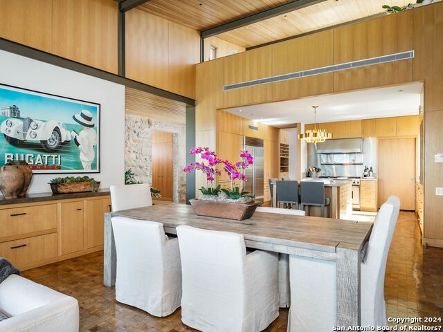 Listing photo id 5 for 25053 Black Creek