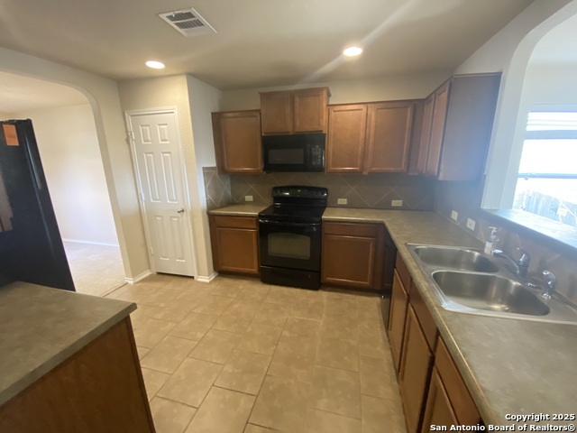 Image 4 of 23 For 11522 Fort Smith