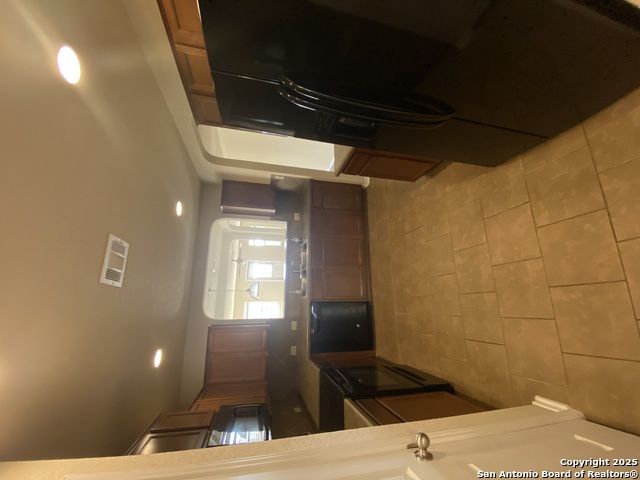 Image 5 of 23 For 11522 Fort Smith