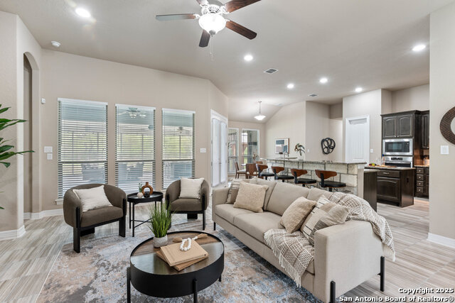 Image 13 of 68 For 4622 Tamaron Park