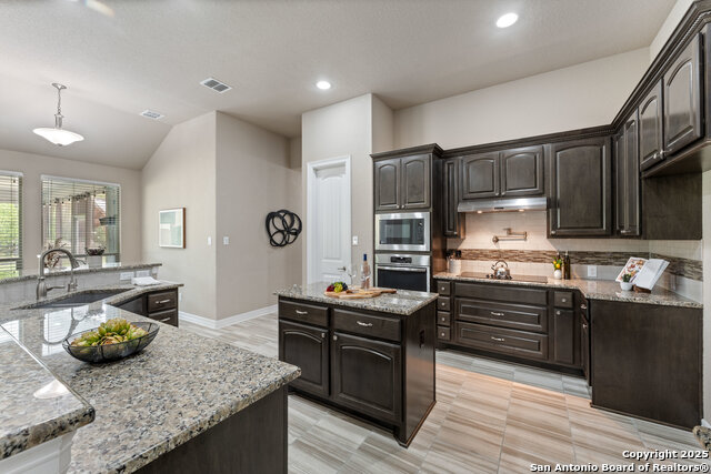Image 17 of 68 For 4622 Tamaron Park