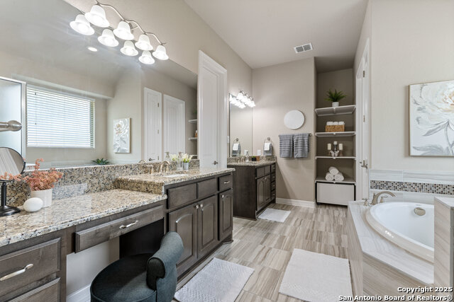 Image 38 of 68 For 4622 Tamaron Park