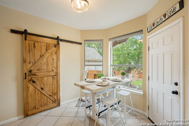 Image 13 of 32 For 9610 Rocksprings