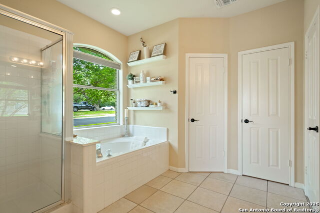 Image 15 of 32 For 9610 Rocksprings
