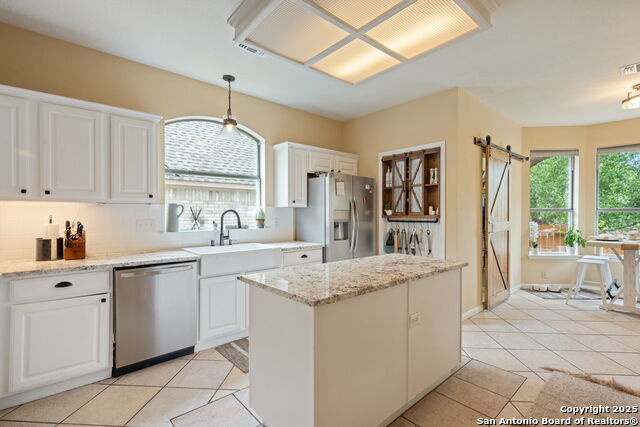 Image 3 of 32 For 9610 Rocksprings
