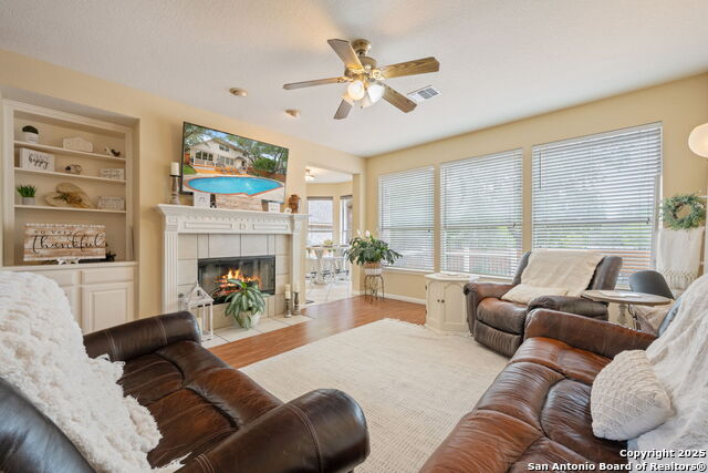 Image 5 of 32 For 9610 Rocksprings