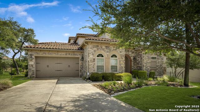 Listing photo id 1 for 22932 Estacado