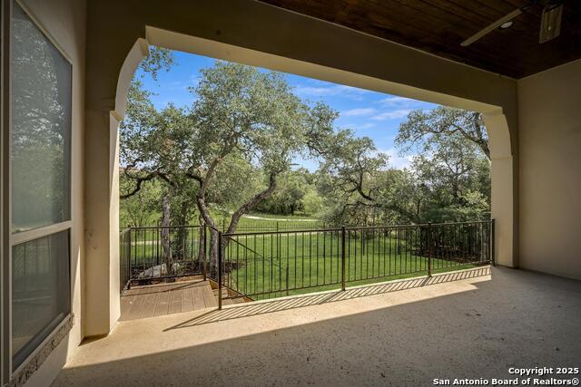 Listing photo id 38 for 22932 Estacado