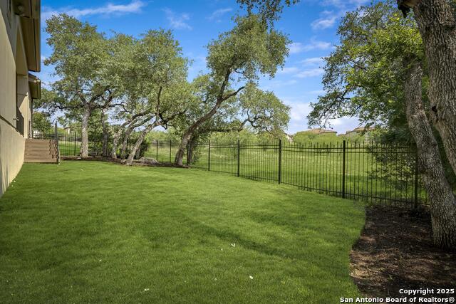 Listing photo id 41 for 22932 Estacado