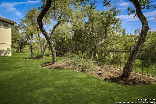 Listing photo id 44 for 22932 Estacado