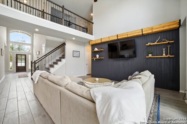 Image 10 of 25 For 9125 Yearling St