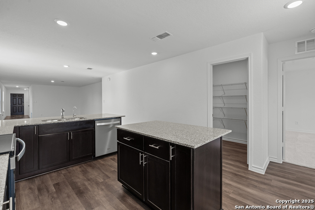 Listing photo id 9 for 1537 Golden Wheat
