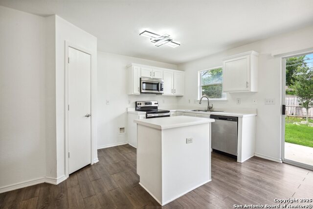 Listing photo id 8 for 6631 Walnut Valley