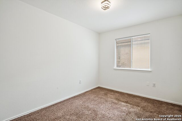 Listing photo id 21 for 6631 Walnut Valley