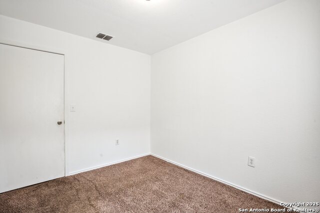 Listing photo id 24 for 6631 Walnut Valley